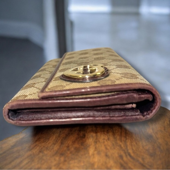 Gucci GG Logo Heart Long Wallet with COA - Picture 7 of 16